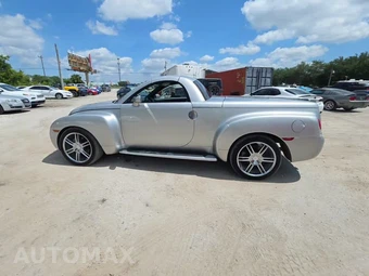 2004 Chevrolet SSR Regular Cab Short Bed – miniatura 3
