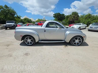 2004 Chevrolet SSR Regular Cab Short Bed – miniatura 5