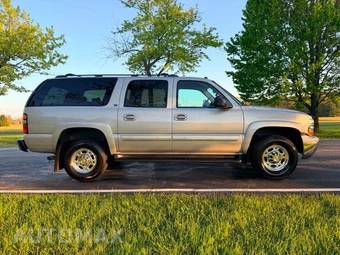 2004 Chevrolet Suburban 2500 LT 1SM - miniatura 3
