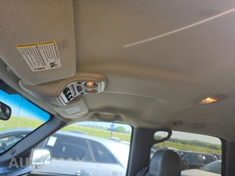 2004 Chevrolet Suburban - miniatura 18