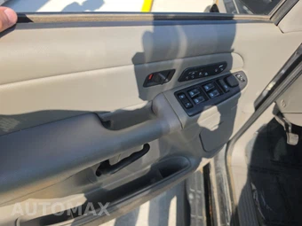 2004 Chevrolet Suburban - miniatura 9