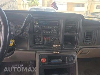 2004 Chevrolet Tahoe LS – miniatura 10