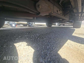 2004 Chevrolet Tahoe LS – miniatura 18