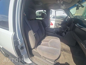 2004 Chevrolet Tahoe LS – miniatura 19