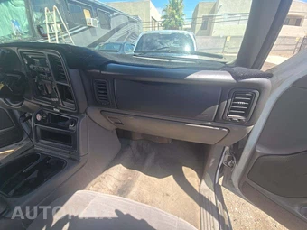 2004 Chevrolet Tahoe LS – miniatura 20