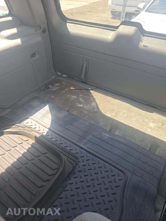2004 Chevrolet Tahoe LS – miniatura 23