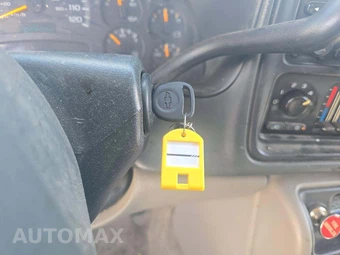 2004 Chevrolet Tahoe LS – miniatura 8