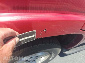 2004 Chevrolet Tahoe LS – miniatura 31