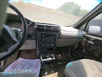 2004 Chevrolet Venture LS Minivan 1SC 120.0" WB – miniatura 10