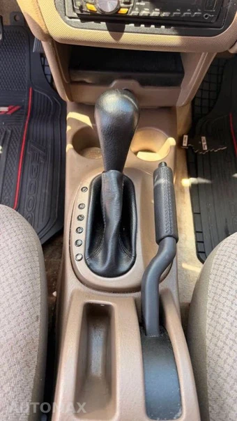 2004 Dodge Stratus SE Sedan – miniatura 16