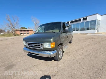 2004 Ford E-150 Wagon XL 138.0" WB