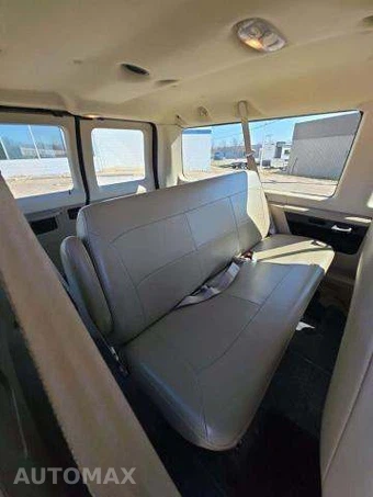 2004 Ford E-150 Wagon XL 138.0" WB - miniatura 14
