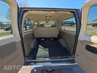 2004 Ford E-150 Wagon XL 138.0" WB - miniatura 15