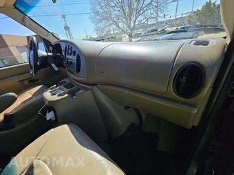 2004 Ford E-150 Wagon XL 138.0" WB - miniatura 20