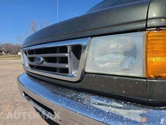 2004 Ford E-150 Wagon XL 138.0" WB - miniatura 24