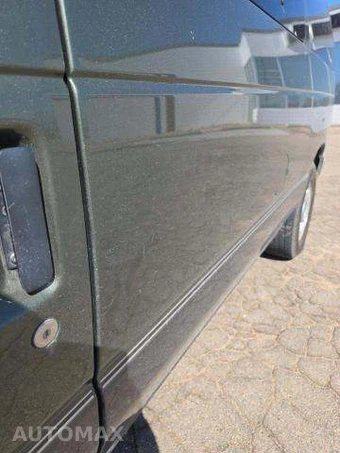 2004 Ford E-150 Wagon XL 138.0" WB - miniatura 28
