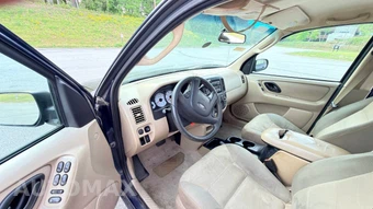 2004 Ford Escape XLS - miniatura 11