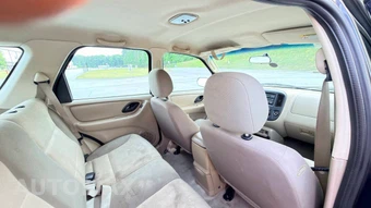 2004 Ford Escape XLS - miniatura 12