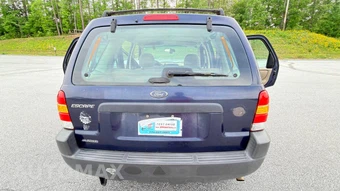2004 Ford Escape XLS - miniatura 6