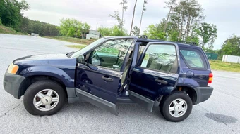 2004 Ford Escape XLS - miniatura 9