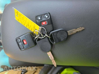 2004 Ford Explorer Sport Trac XLT Crew Cab Short Bed - miniatura 8