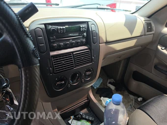 2004 Ford Explorer XLS – miniatura 11