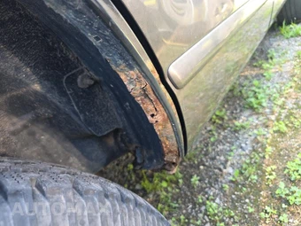 2004 Ford Explorer XLT – miniatura 23