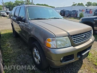 2004 Ford Explorer XLT – miniatura 3