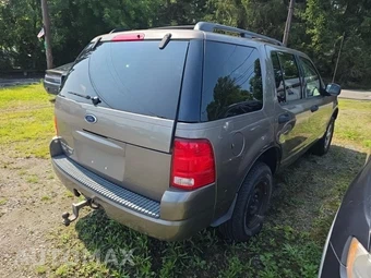 2004 Ford Explorer XLT – miniatura 4