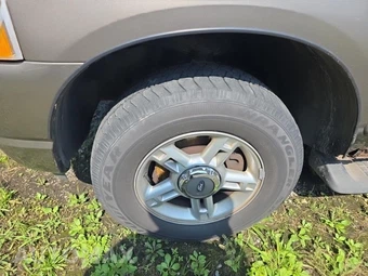 2004 Ford Explorer XLT – miniatura 8