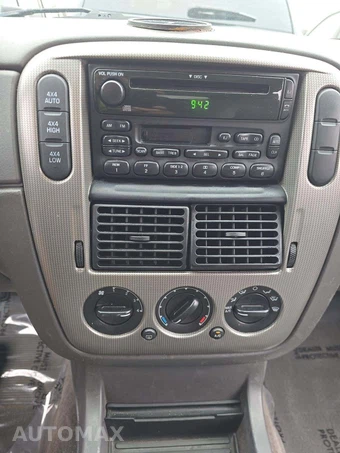 2004 Ford Explorer XLT Sport – miniatura 10