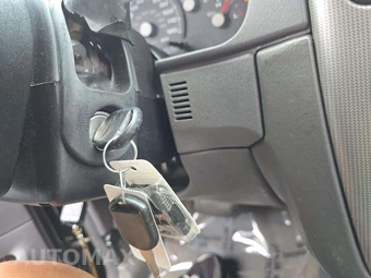 2004 Ford Explorer XLT Sport – miniatura 8