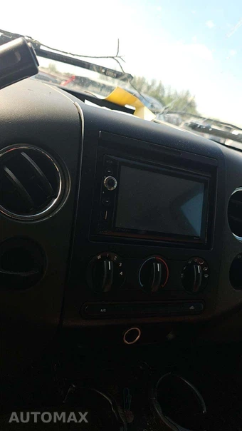2004 Ford F-150 Lariat Crew Cab Short Bed – miniatura 25