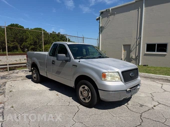2004 Ford F-150 XLT Regular Cab Long Bed - miniatura 3
