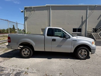 2004 Ford F-150 XLT Regular Cab Long Bed - miniatura 4