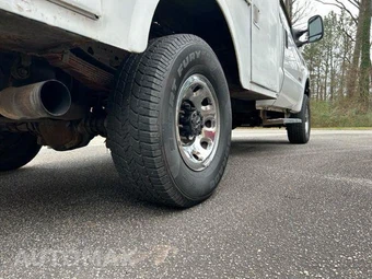 2004 Ford F-350 XL - miniatura 24