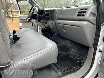 2004 Ford F-350 XL - miniatura 30
