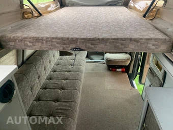2004 Ford Super Duty E-350 Commercial Cargo Van 138.0" WB - miniatura 12