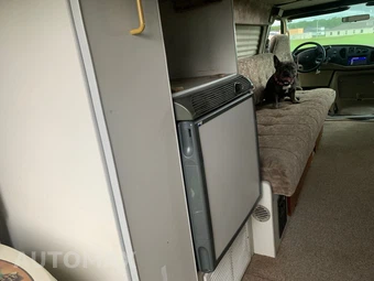 2004 Ford Super Duty E-350 Commercial Cargo Van 138.0" WB - miniatura 25