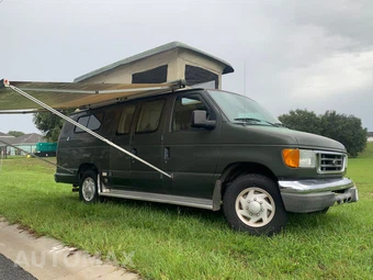 2004 Ford Super Duty E-350 Commercial Cargo Van 138.0" WB - miniatura 3