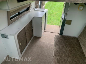 2004 Ford Super Duty E-350 Commercial Cargo Van 138.0" WB - miniatura 30