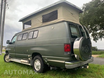 2004 Ford Super Duty E-350 Commercial Cargo Van 138.0" WB - miniatura 4