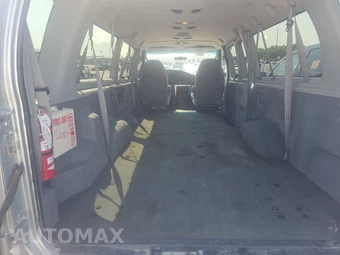 2004 Ford Super Duty E-350 Wagon XLT 138.0" WB - miniatura 15