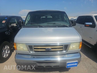 2004 Ford Super Duty E-350 Wagon XLT 138.0" WB - miniatura 2