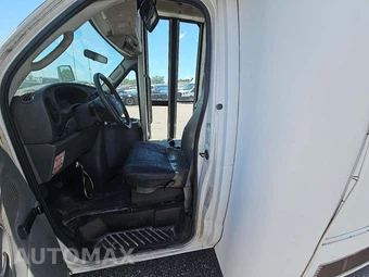 2004 Ford Super Duty E-450 Cutaway DRW - miniatura 10
