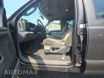 2004 Ford Super Duty F-250 XLT Crew Cab Medium Bed – miniatura 6