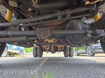 2004 Ford Super Duty F-350 Cab Chassis XL Regular Cab DRW - miniatura 17