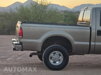 2004 Ford Super Duty F-350 Lariat Crew Cab Medium Bed - miniatura 30