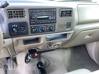2004 Ford Super Duty F-350 XL Crew Cab Medium Bed - miniatura 15