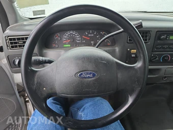 2004 Ford Super Duty F-450 Cab Chassis XL Regular Cab DRW - miniatura 10